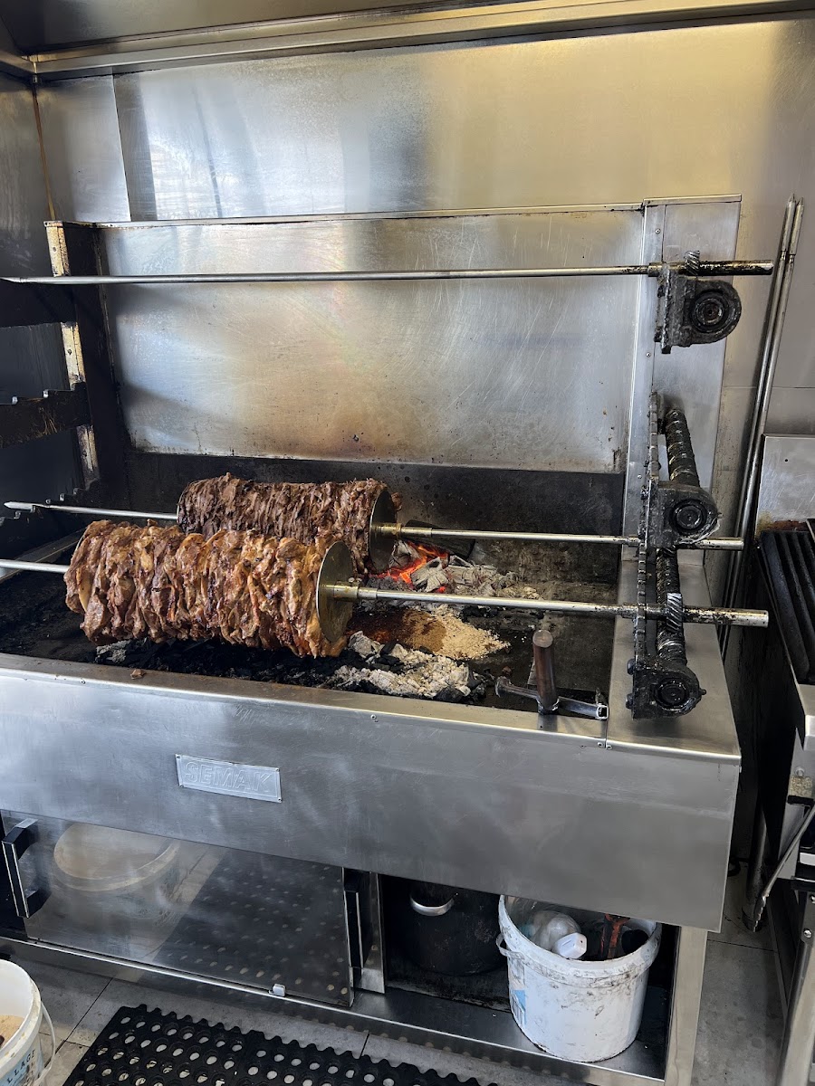 Skara Greek Street Food Photo 4