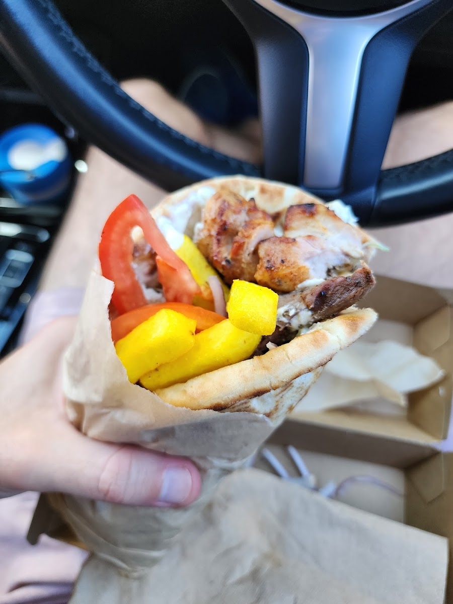 Skara Greek Street Food Photo 5